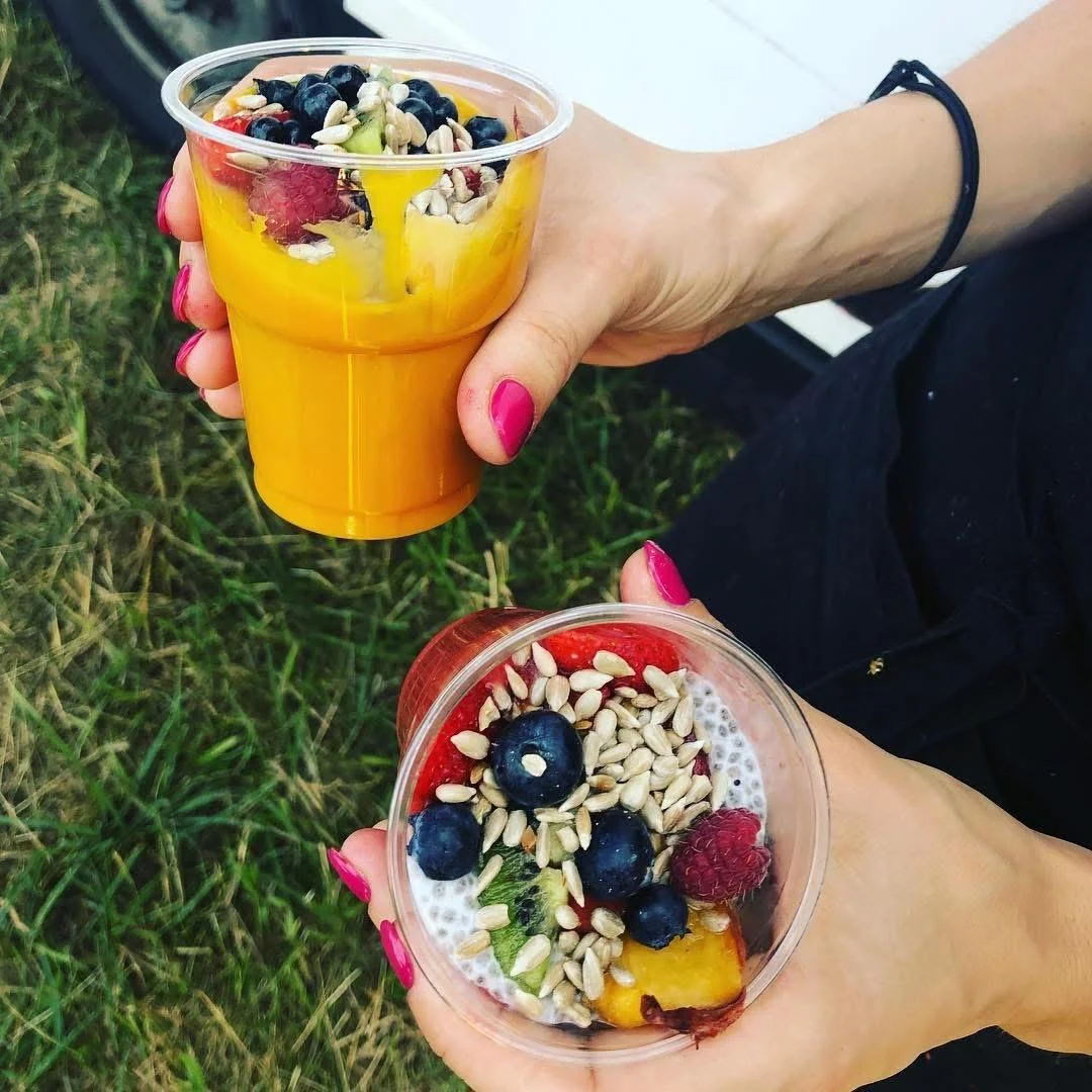Rzemieślnicze Lemoniady w Street Foodzie: Dlaczego Prawdziwe Cytrusy i Zioła Deplasują Koncentraty?